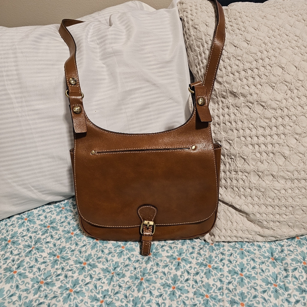 Patricia Nadh Elegant Brown Leather Shoulder Bag